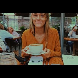 Meet your Posher, Elizabeth